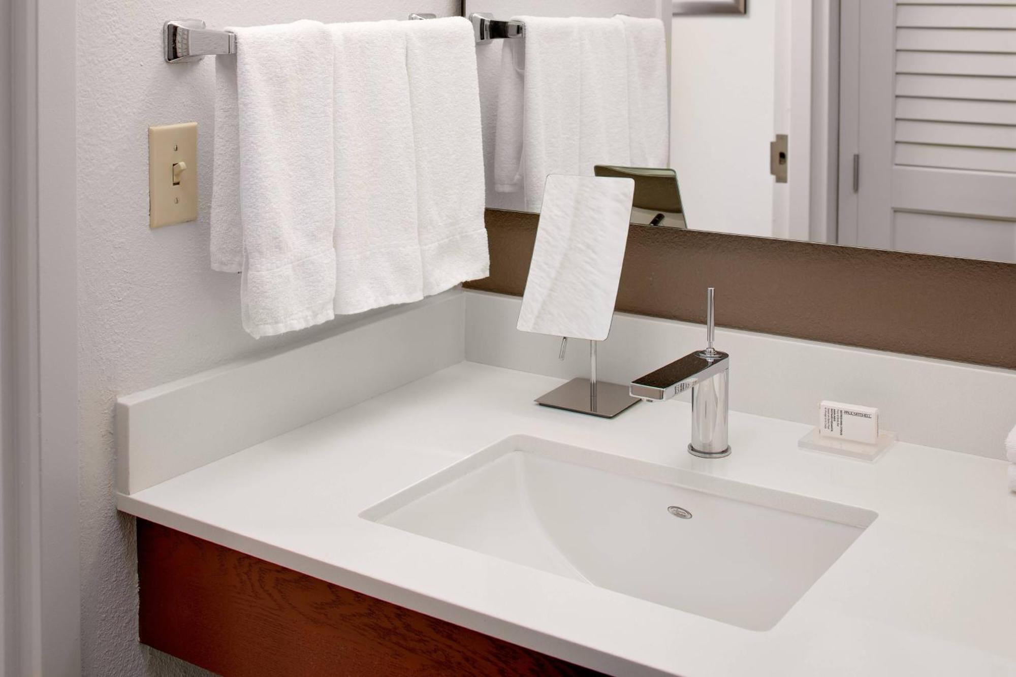 Courtyard By Marriott Houston Rice University Kültér fotó